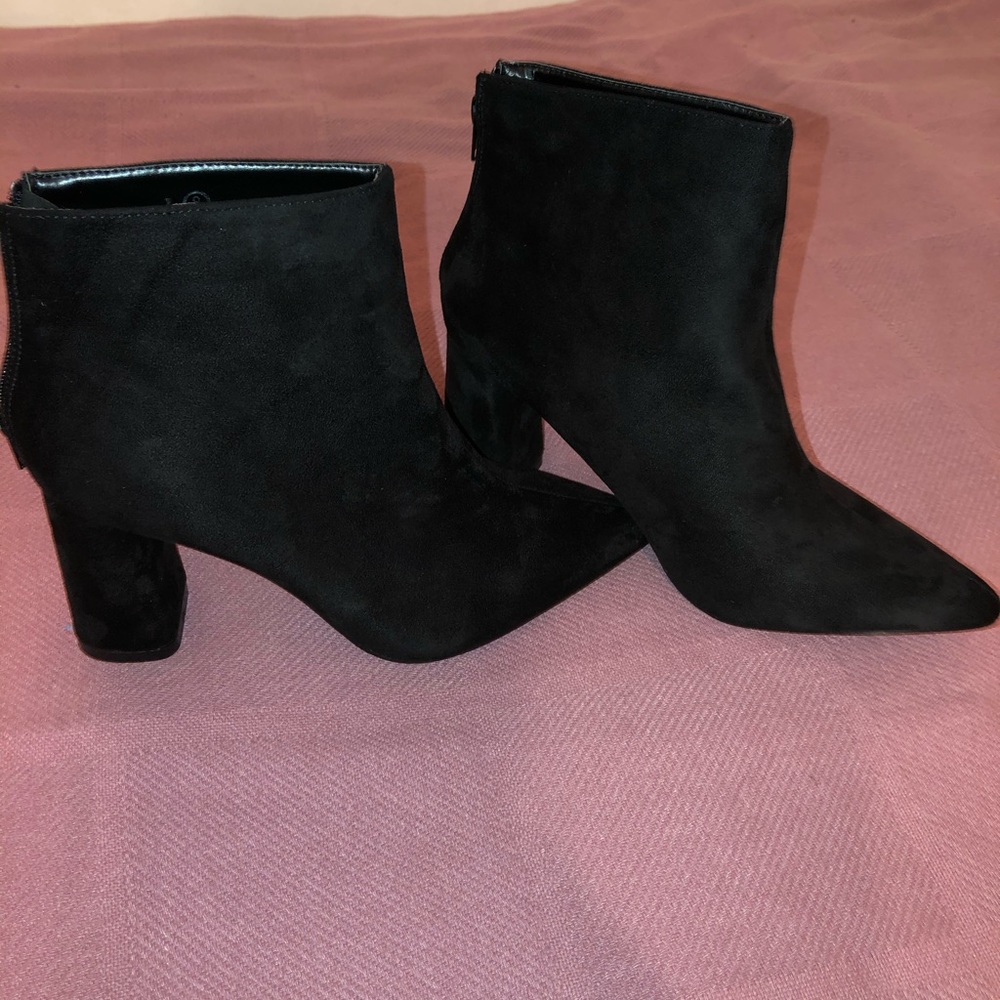 Beautiful Booties - Picture 5 of 7